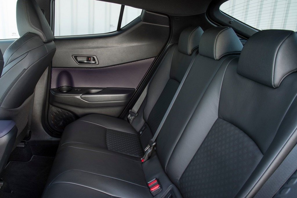 Overview of crossover Toyota C-HR