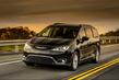 Full-size seven-seat MPV Chrysler Pacifica photo 3