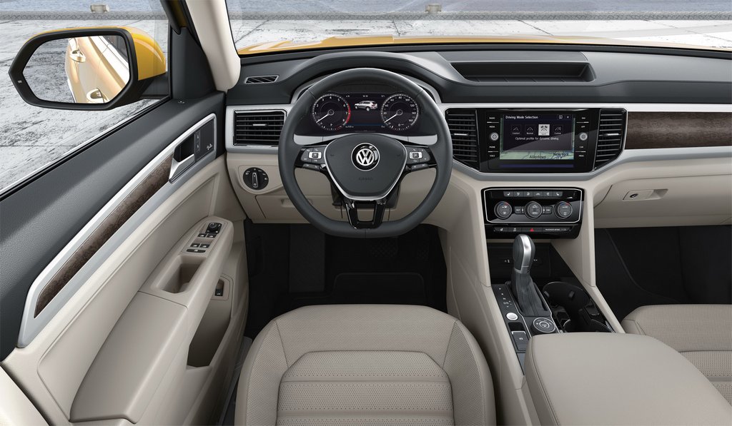 Overview all-wheel drive crossover Volkswagen Teramont