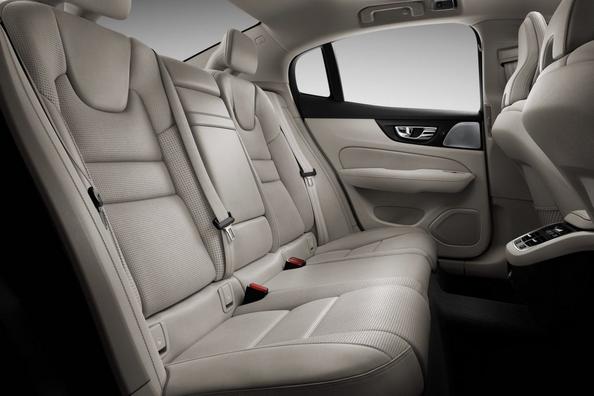 The new generation of Volvo S60 sedan Photo 12
