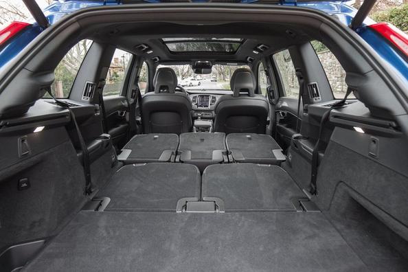 A mid-size luxury crossover Volvo XC90 second generation Photo 10