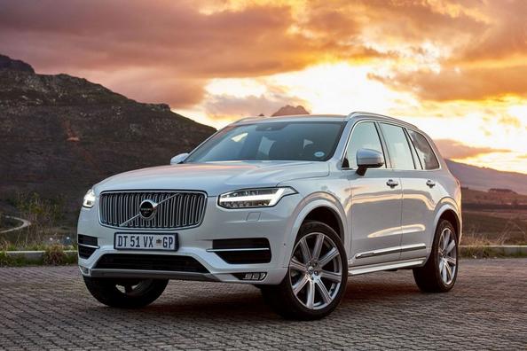 A mid-size luxury crossover Volvo XC90 second generation Photo 11