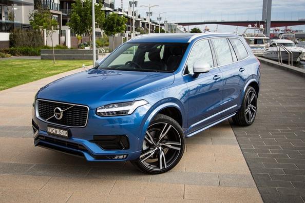 A mid-size luxury crossover Volvo XC90 second generation Photo 3