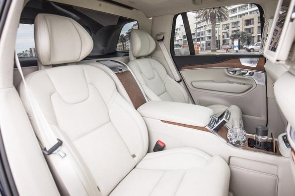 A mid-size luxury crossover Volvo XC90 second generation Photo 8