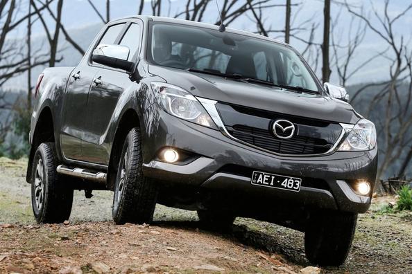 Mid-size body-on-frame pickup truck Mazda BT-50 Photo 3