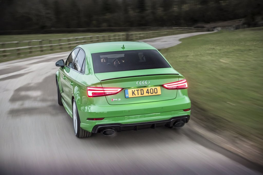 Review compact sport sedan Audi RS3