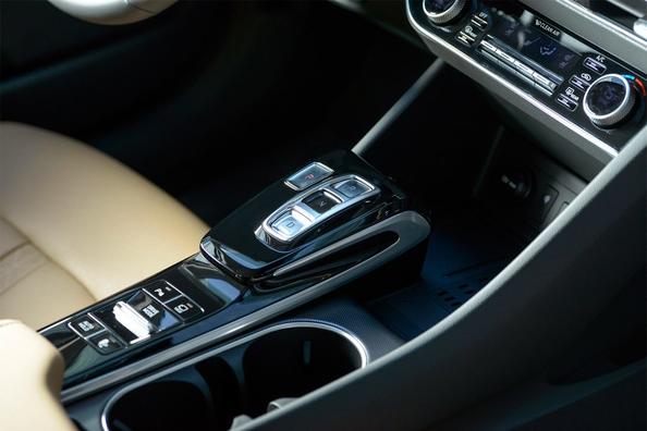 Sedan Hyundai Sonata eighth generation Photo 8