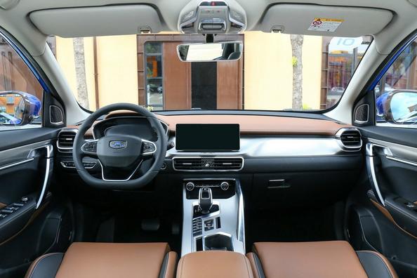 Overview compact crossover Geely SX11 Photo 4