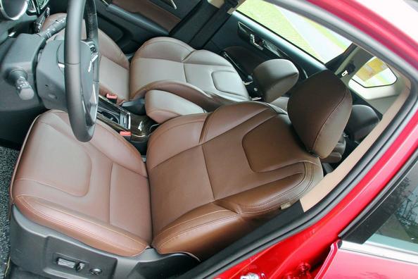 Seven-seat minivan Lifan XL Photo 5