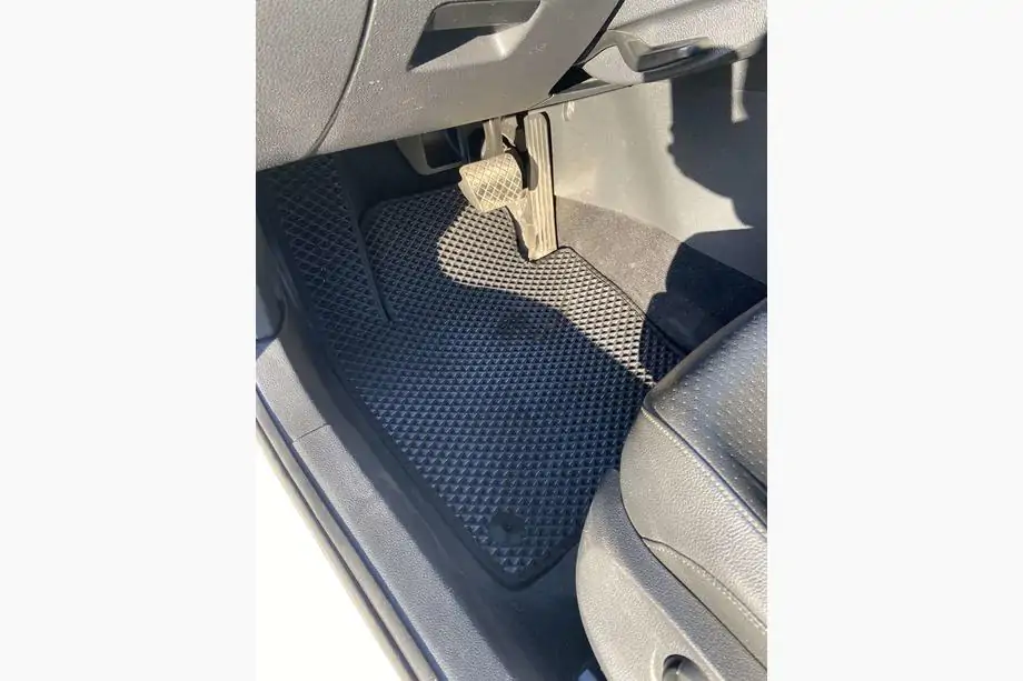 Volkswagen Passat B7 2012-2015 EVA Floor Mats (EU, Black) Photo 1