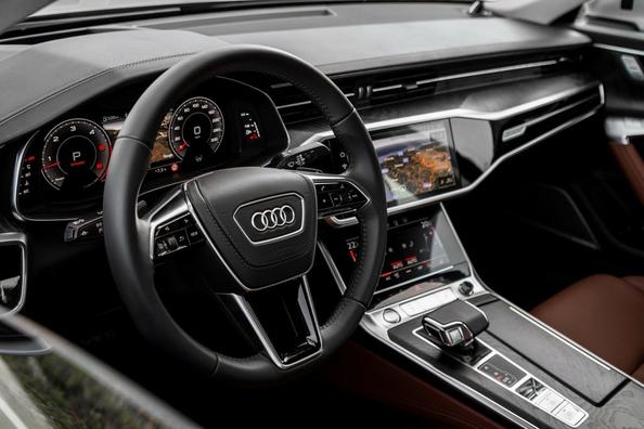 The business sedan Audi A6 is the fifth generation of the Photo 7