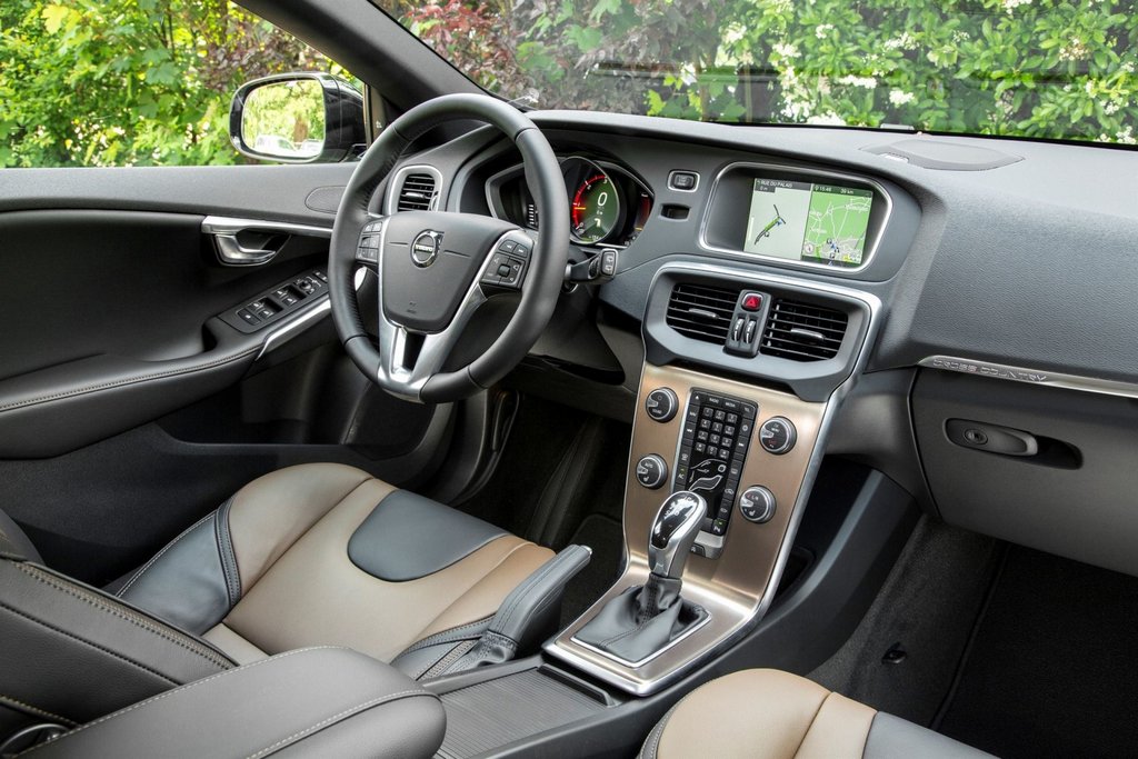 Crossover hatchback Volvo V40 Cross Country