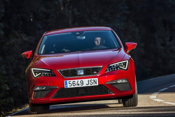 Overview of the five-door compact hatchback Seat Leon