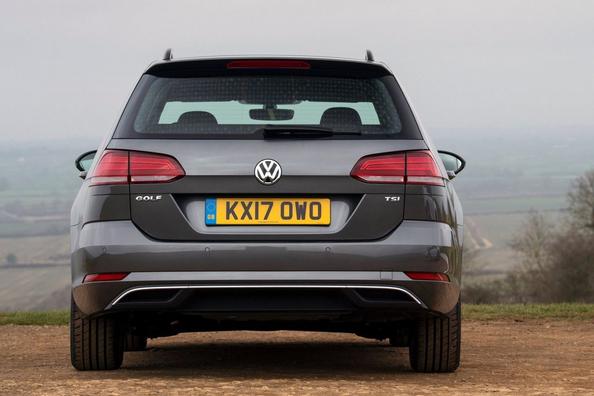Overview of the versatile Volkswagen Golf Variant Photo 4