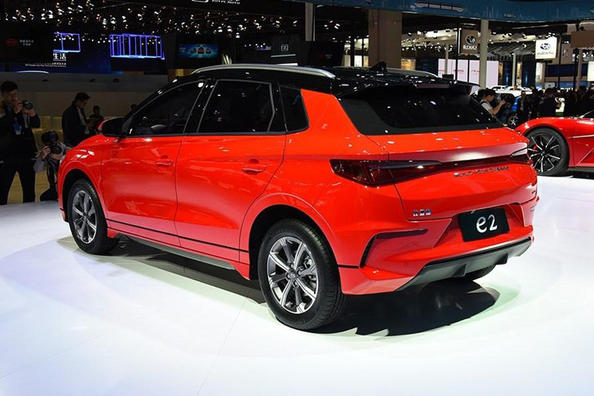 Electric five-door hatchback BYD e2 Photo 10