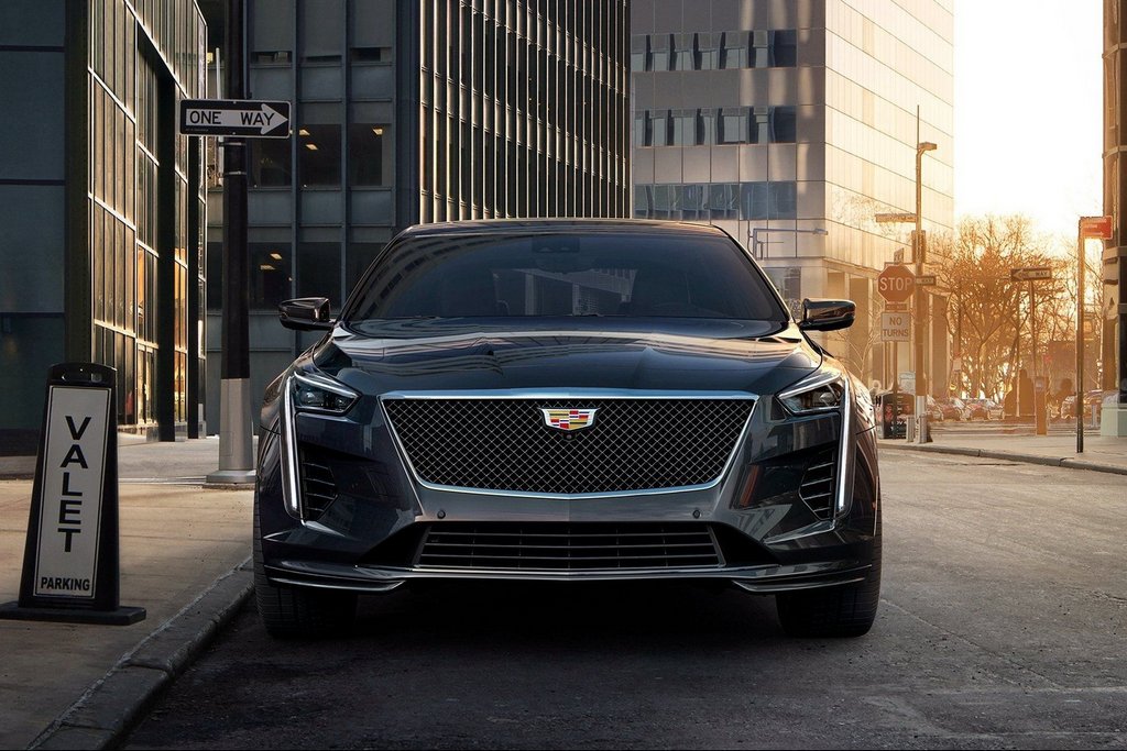 Overview of the premium sedan Cadillac CT6