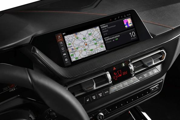The third-generation compact hatchback BMW 1 Series Photo 8