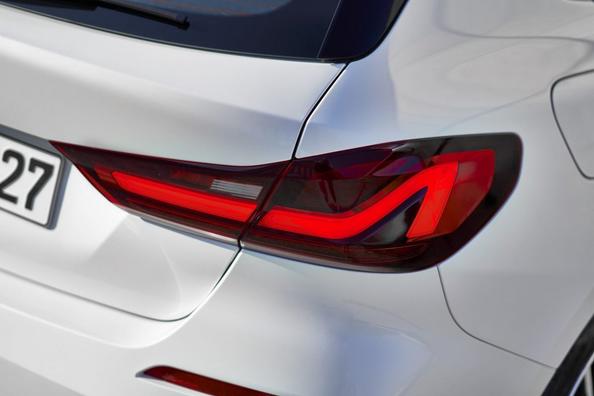 The third-generation compact hatchback BMW 1 Series Photo 13
