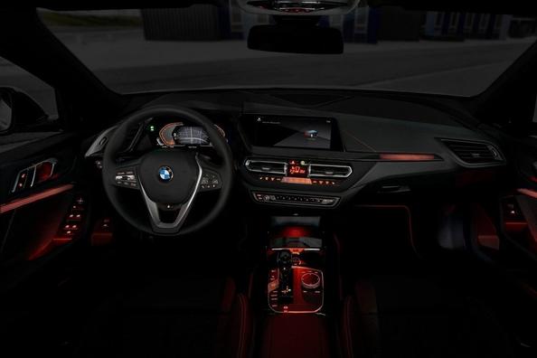 The third-generation compact hatchback BMW 1 Series Photo 6