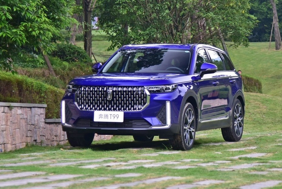 Midsize premium crossover FAW Bestune T99