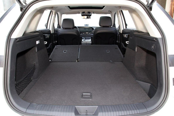 Midsize premium crossover FAW Bestune T99 Photo 13