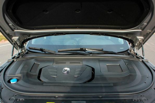 Midsize premium crossover FAW Bestune T99 Photo 14