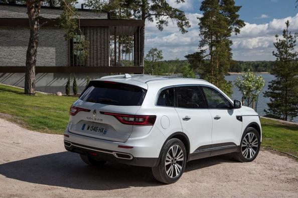 The second generation mid-size crossover Renault Koleos Photo 11