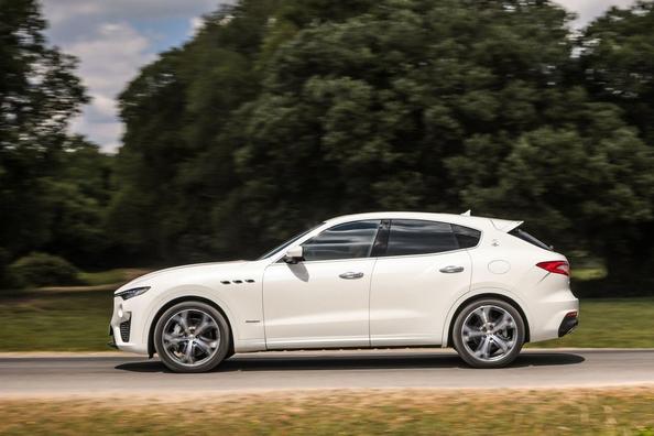 Premium sport crossover Maserati Levante Photo 11