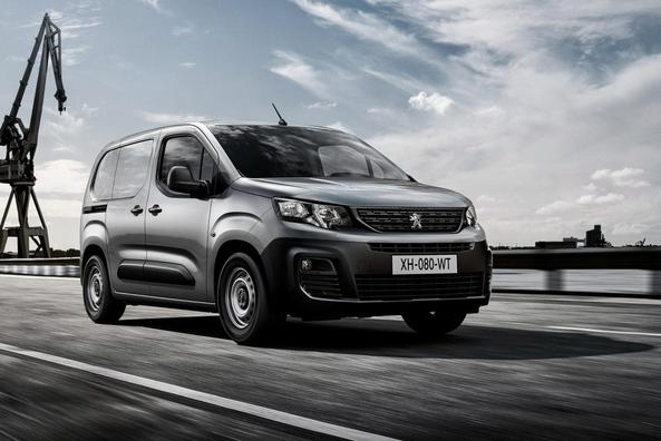 Overview a compact van like the Peugeot Partner Photo 9