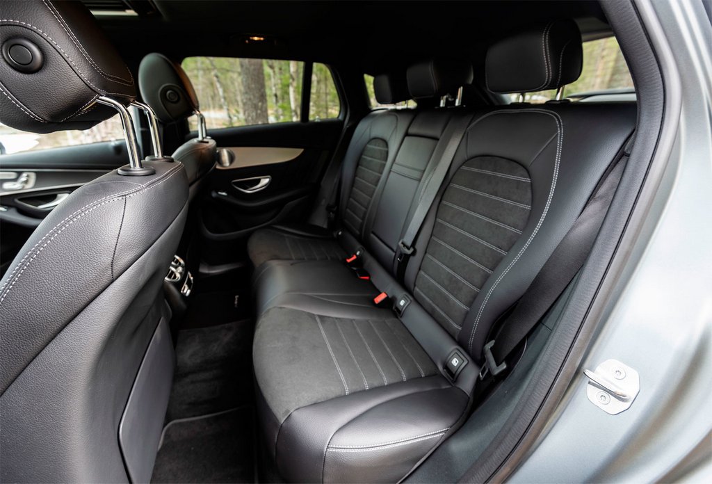 Electric four-wheel drive crossover Mercedes-Benz EQC