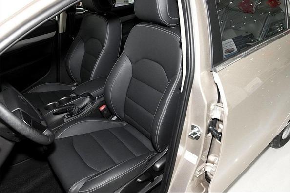 Review of the updated sedan Geely Emgrand 7 Photo 9