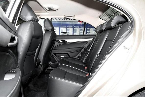 Review of the updated sedan Geely Emgrand 7 Photo 11