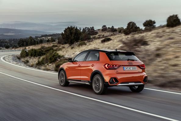 Crossovery hatchback Audi A1 Citycarver Photo 11