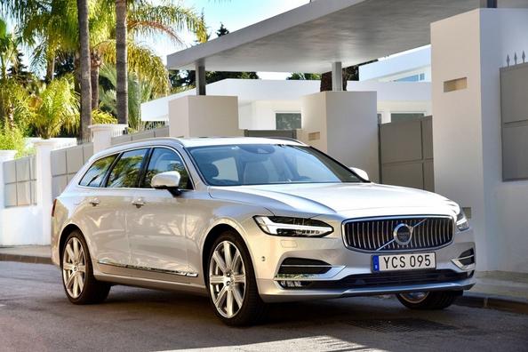 Overview the full-size wagon Volvo V90