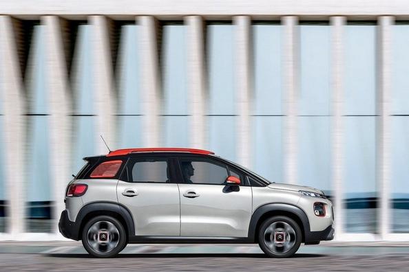 Compact crossover Citroen C3 Aircross Photo 6