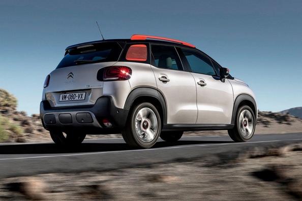 Compact crossover Citroen C3 Aircross Photo 9