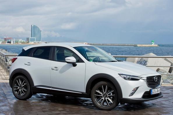 Subcompact urban crossover Mazda CX-3 Photo 5