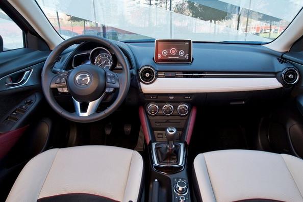 Subcompact urban crossover Mazda CX-3 Photo 11