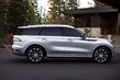 Browse luxury crossover Lincoln Aviator photo 3