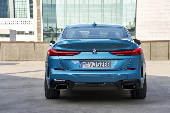 Overview compact sedan of the BMW 2 Series Gran Coupe Photo 3