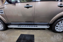 Land Rover Discovery III 2004–2009 Side Steps Tayga V2 (2 pcs, Aluminum) photo 1