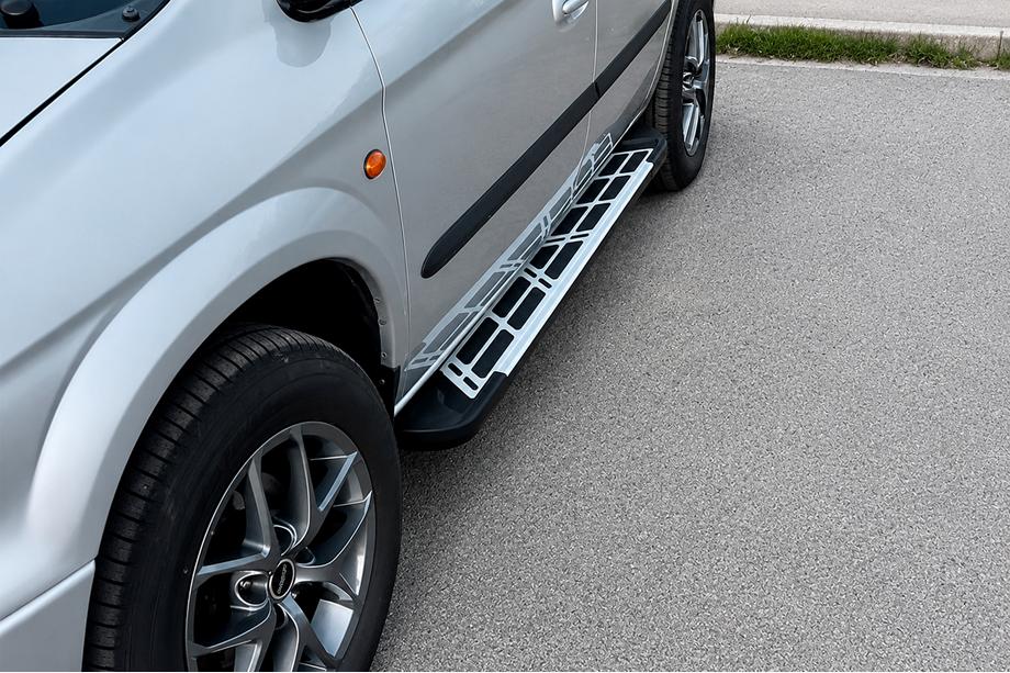 Chrysler Voyager 2001-2007 Side Steps Sunrise (2 pcs, Aluminum) Photo 3