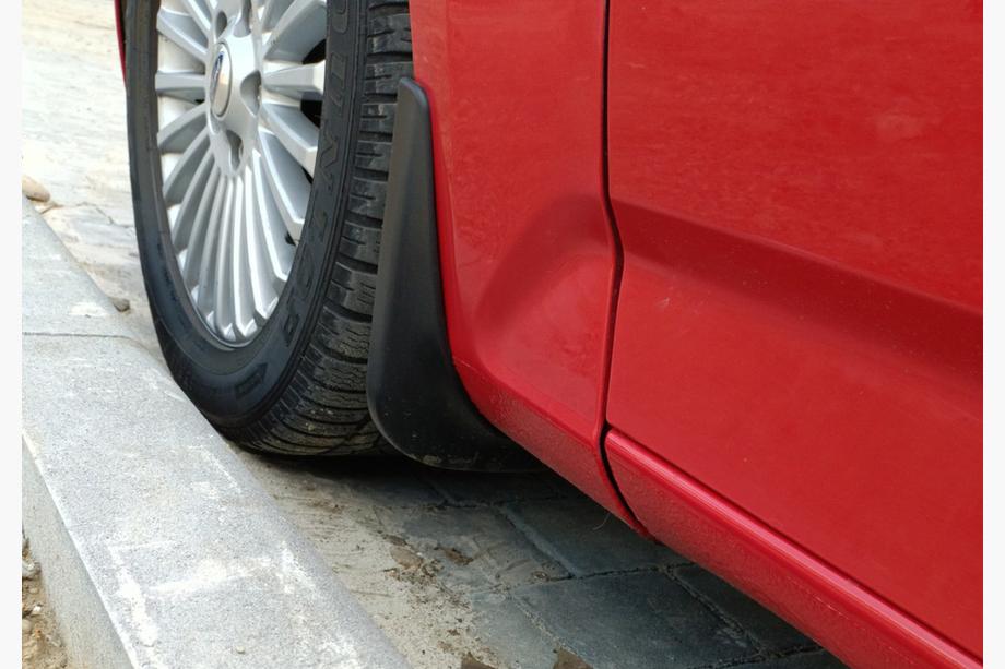 Ford Mondeo 2008-2014 Premium Mud Flaps (4 pcs) Photo 1