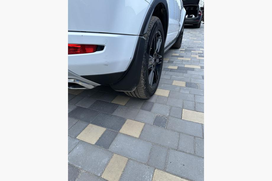 Range Rover Evoque 2012-2018 Original Premium Dynamic Mud Flaps (4 pcs) Photo 3