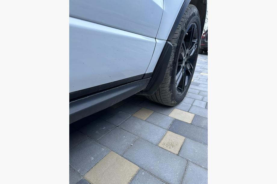 Range Rover Evoque 2012-2018 Original Premium Dynamic Mud Flaps (4 pcs) Photo 4