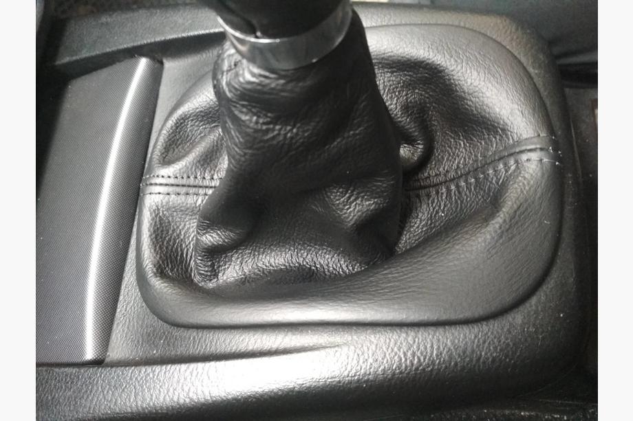 Volkswagen Passat B5 1997-2005 Gear Shift Boot Leather Photo 1