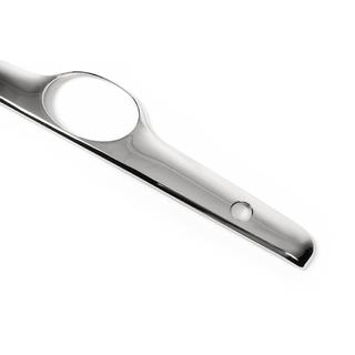 Chrome trim above license plate Sedan (USA, ASIA 2002-2006) Toyota Corolla 2002-2007 photo 3