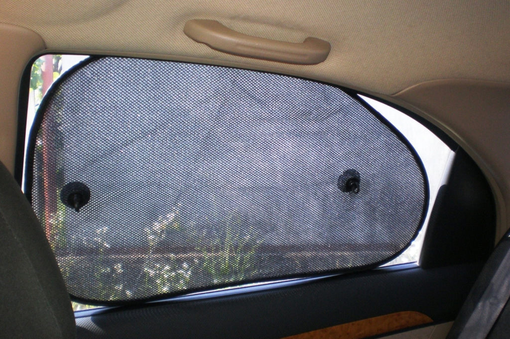 Car curtains with suction cups and their features