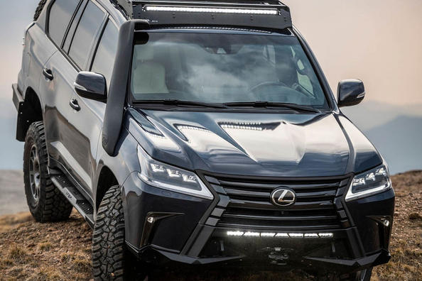 Lexus J201 modification: only girls are in the mud