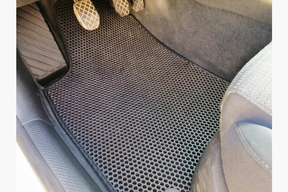 Skoda Superb 2001-2009 EVA Floor Mats (black) Photo 18